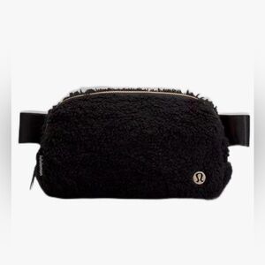 Lululemon Everywhere Fleece Belt Bag